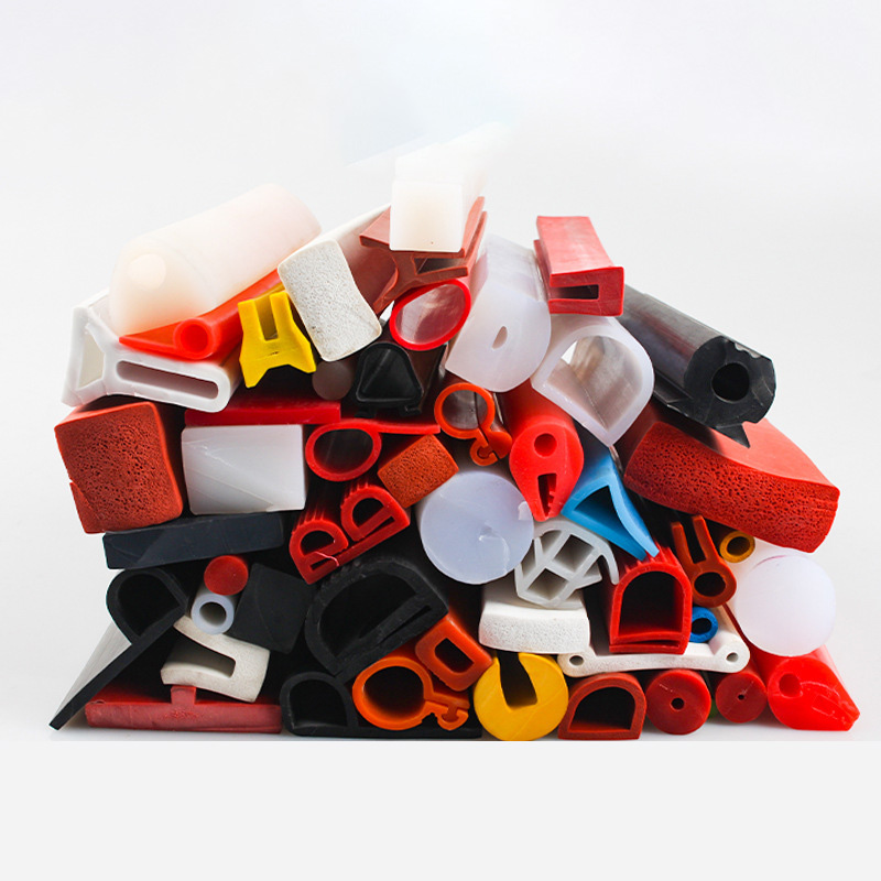 嶸牌高抗撕硅膠條：以超5年密封壽命，為戶外設備構筑防漏長城