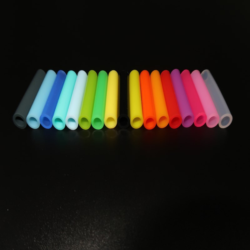 戶外耐候不靠“感覺”：嶸牌硅膠管以3000小時測試+5年質保兌現承諾